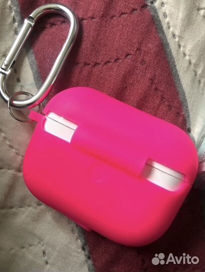 Чехол на AirPods pro с карабином