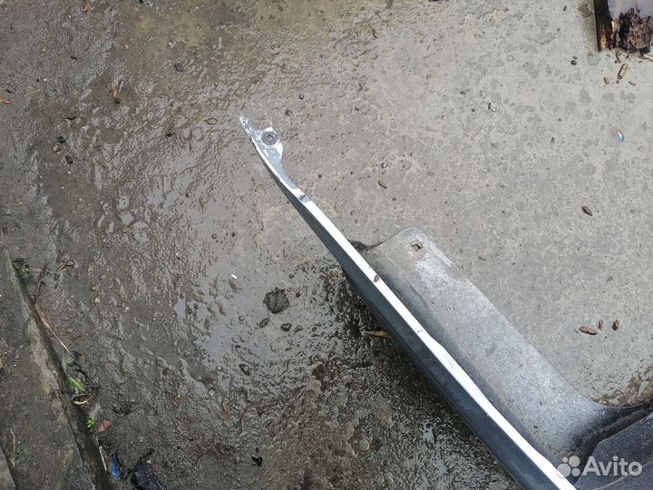 Бампер задний Ниссан Санни