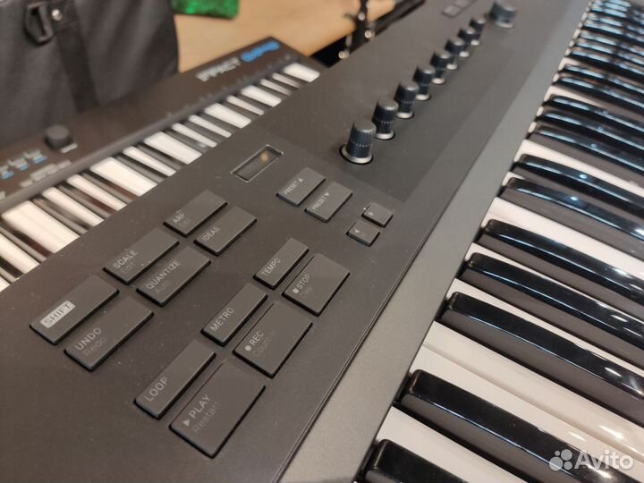 Midi-клавиатура NI Komplete Kontrol A61