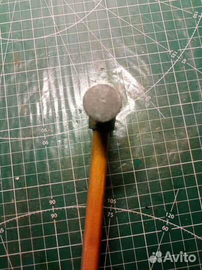 Молоток с гвоздодером