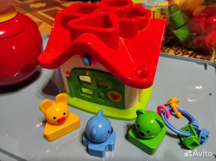 Сортер, неваляшка и мягкие кубики