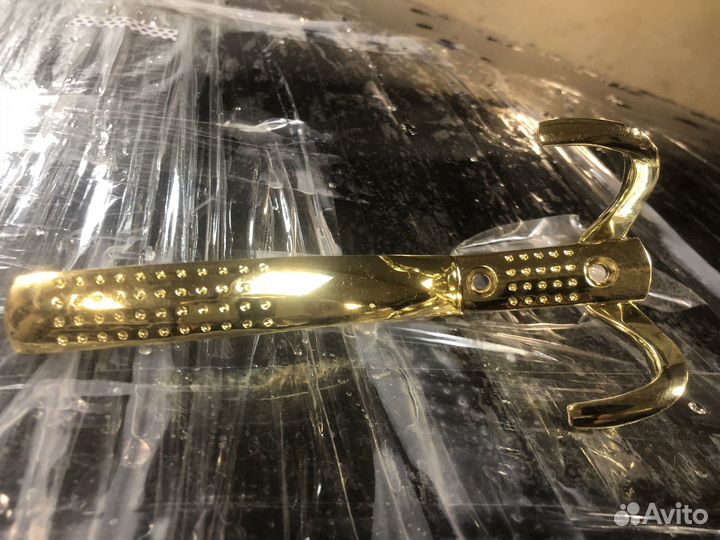 Крючки для вешалки