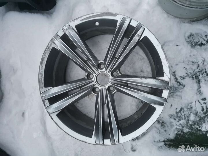 Диски R 19 Volkswagen. 1 штука