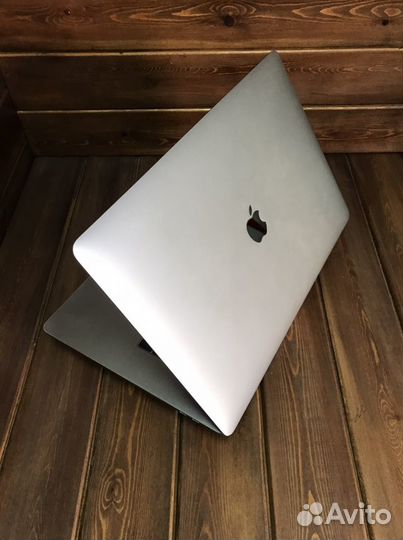 Apple MacBook Pro 15 retina 2016 1TB