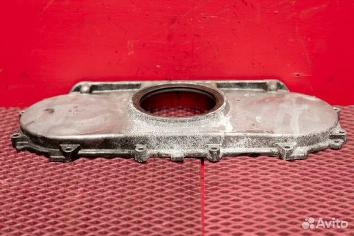 Крышка коленвала задняя Toyota Land Cruiser 200