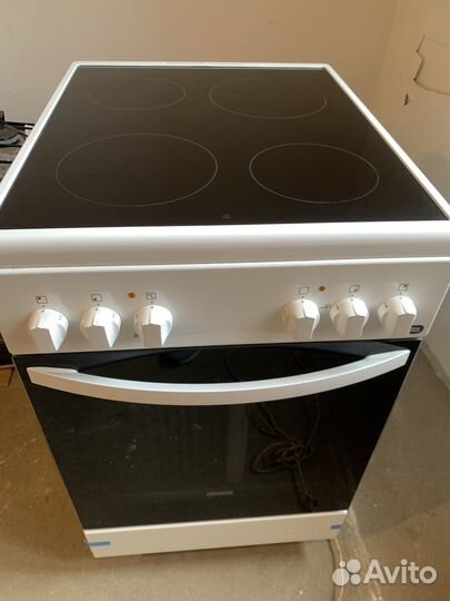 Плита электрическая стеклокерамика, Zanussi, Новая