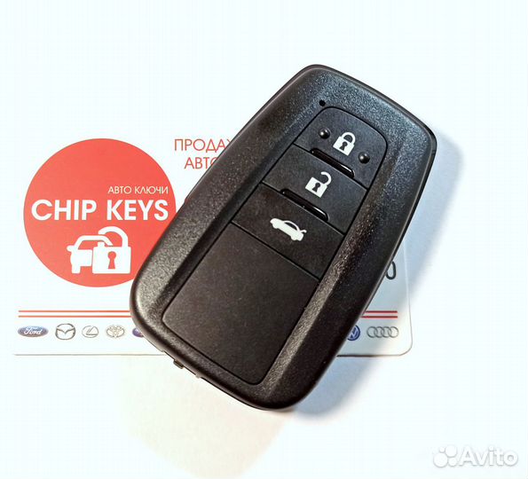 Ключ Toyota Camry V70 / Тойота Камри. Оригинальный