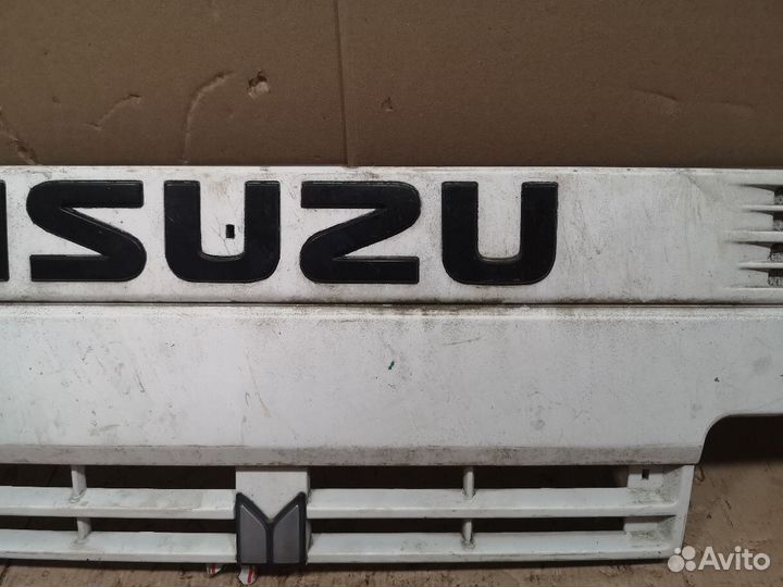 Решетка радиатора Isuzu Elf NKR55