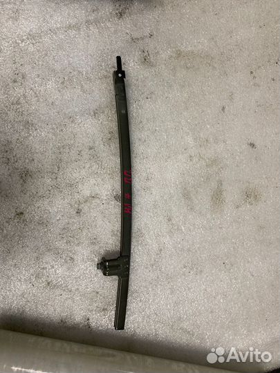 Задняя направляющая передней правой двери Hilux8