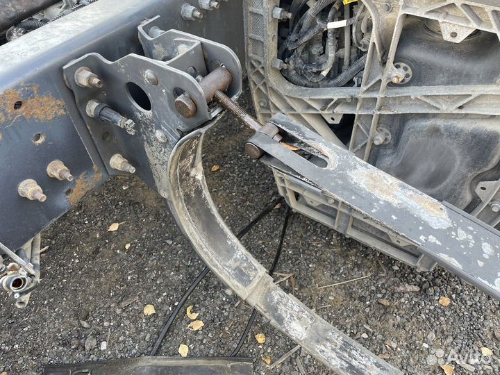 Кронштейн топливного бака