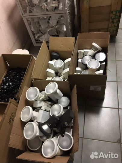 Софиты,Трековые светильники,Треки,Шинопровод