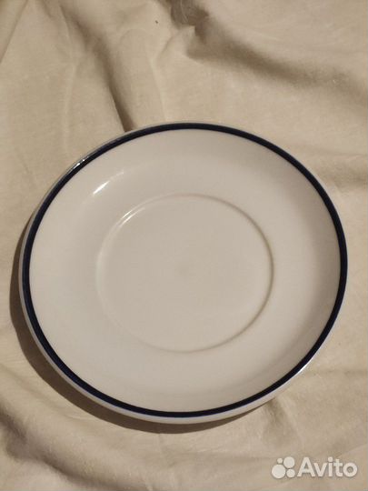 Тарелка 17 см Чехословакия inglazed
