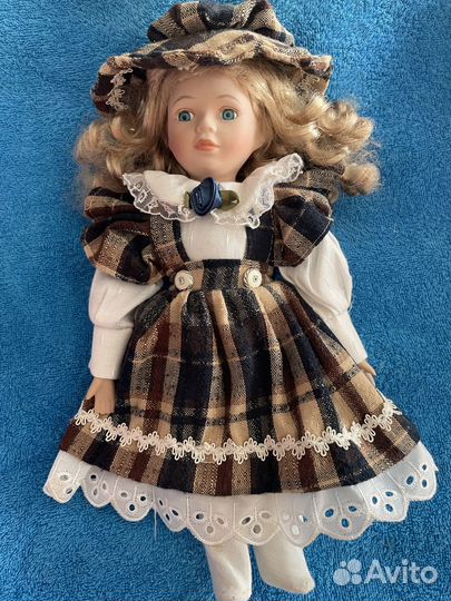Кукла фарфоровая коллекционная