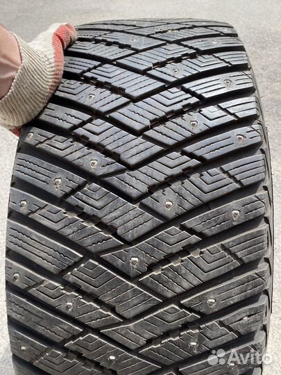 Goodyear UltraGrip Ice Arctic SUV 275/45 R20