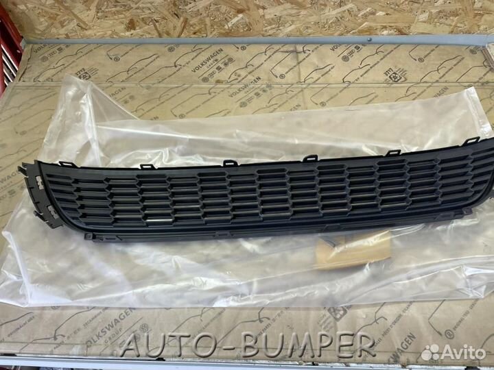 Volkswagen Polo Хэтчбэк 2009- Решетка бампера
