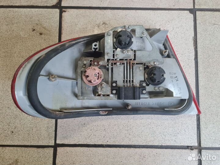 Задний фонарь mercedes-benz W210