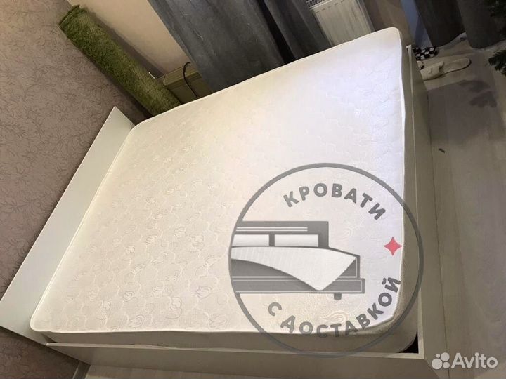 Кровать