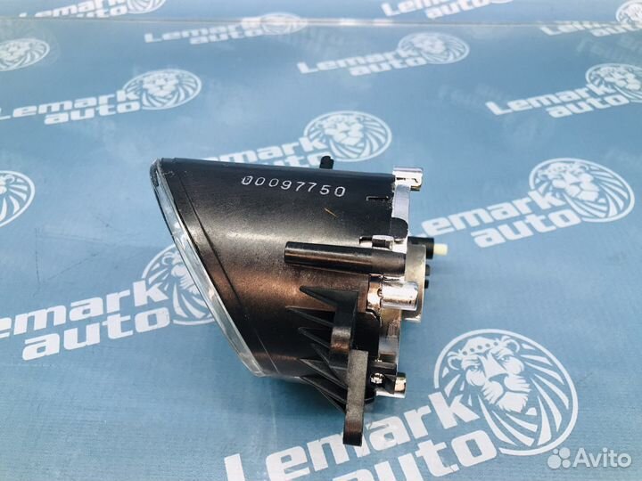 Фара противотуманная левая Audi A4