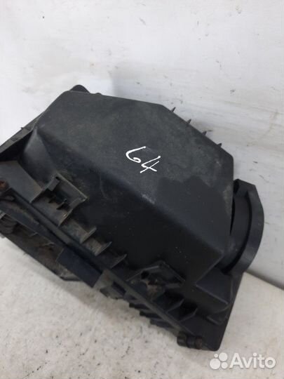 Корпус воздушного фильтра Citroen C5 универсал 2.0