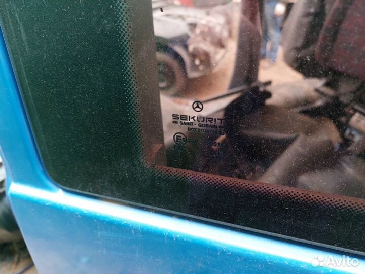 Стекло боковое Mercedes Vito w638