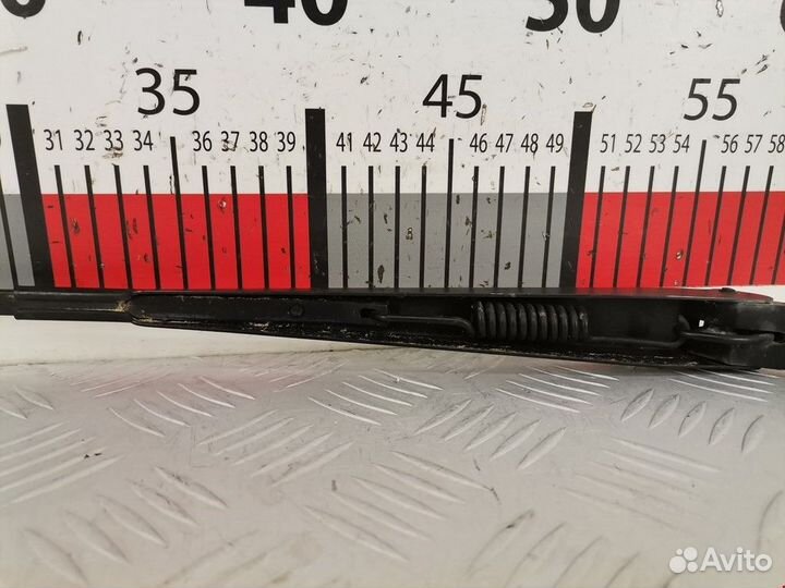 Щеткодержатель (поводок стеклоочистителя, дворник)