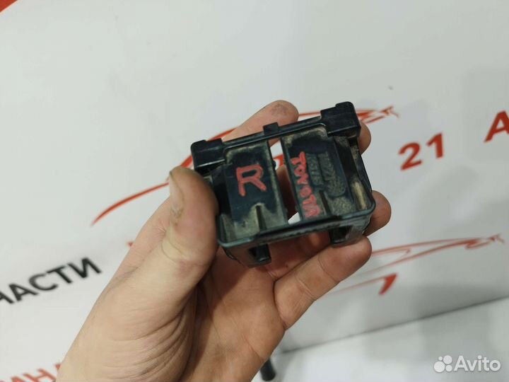 Форсунка омывателя фар Toyota RAV4 CA 40 RH