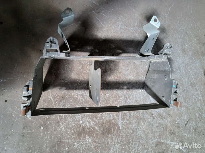 Кронштейн торпеды на Jaguar s-type