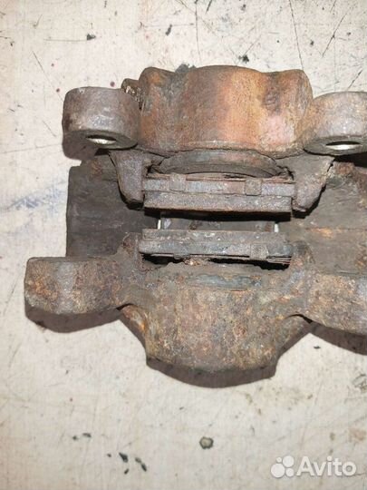 Суппорт тормозной задний правый для Volvo 850