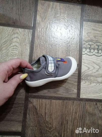 Кроссовки детские