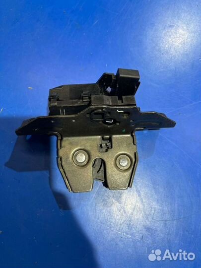 Замок багажника Opel Astra-J