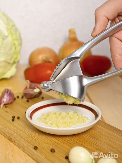 Чеснокодавка в подарок