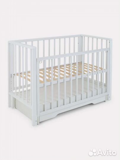 Детская кроватка с маятником и ящиком