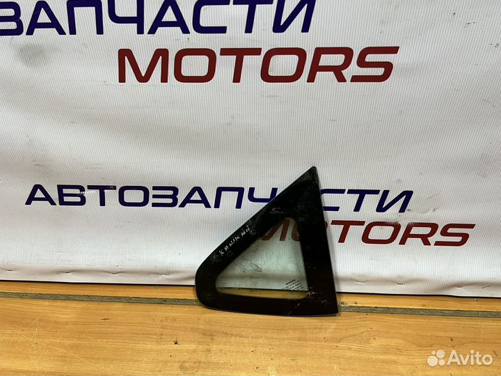 Nissan Qashqai J10 Стекло заднего правого крыла