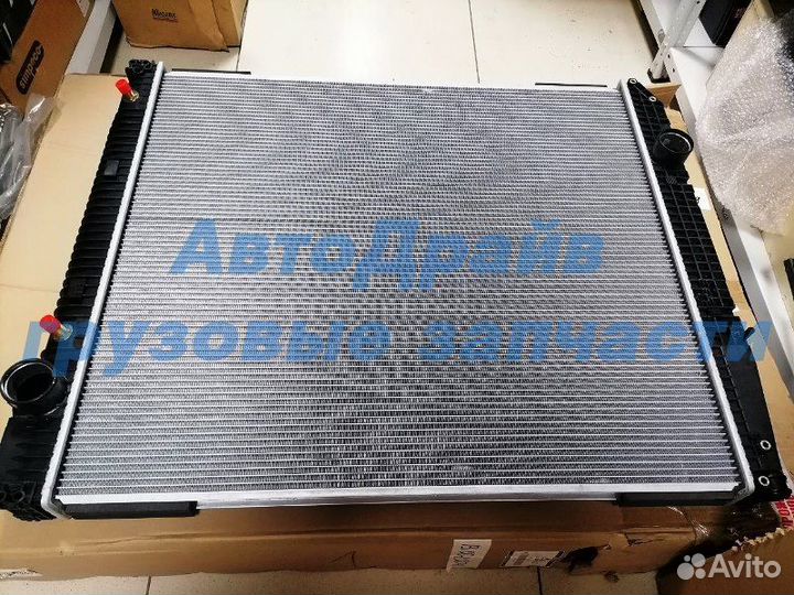 Радиатор Мерседес Актрос 902х810х40 мм алюминий