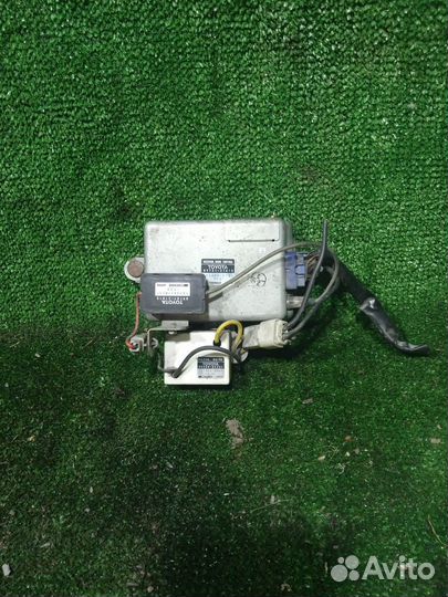 Блок управления замком центральным Toyota Caldina