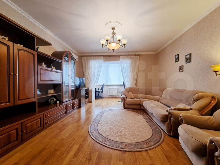 3-к. квартира, 82 м², 3/9 эт.
