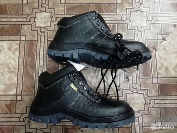 Ботинки мужские 44 размер новые оригинал