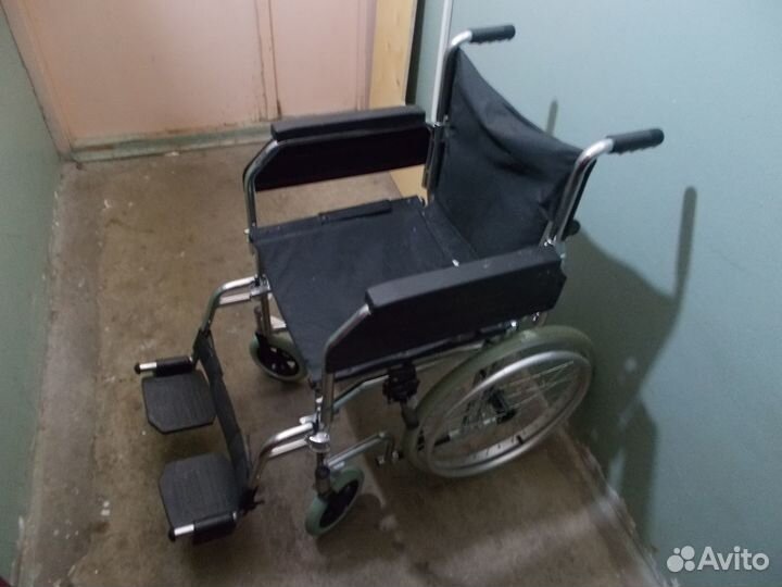 Коляска для малоподвижных людей