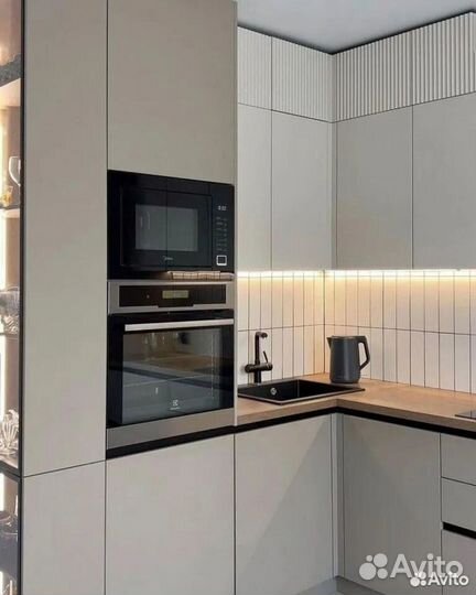 Кухня на заказ до потолка