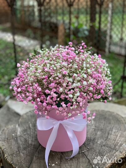 Букет цветы в коробке, в корзинах