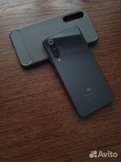 Xiaomi Mi 9 SE, 6/128 ГБ