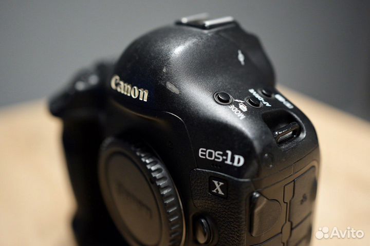 Зеркальный фотоаппарат Canon 1dx