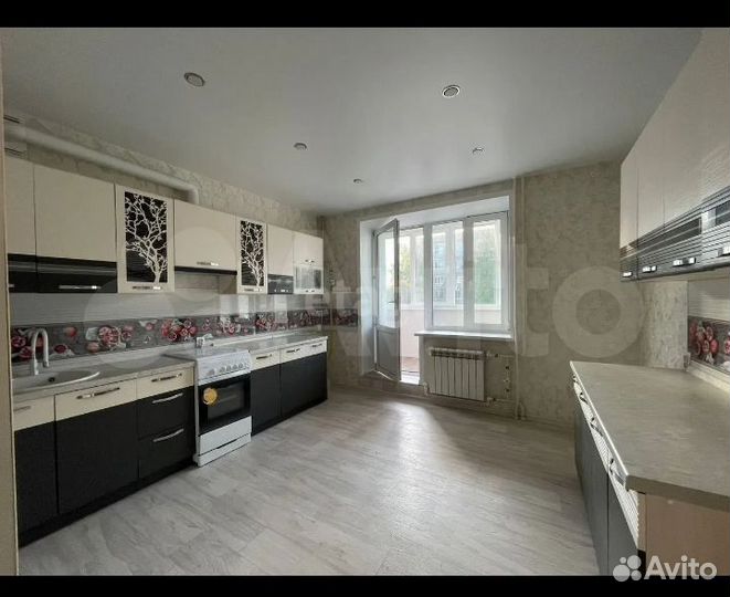 Кухонный гарнитур новый готовый