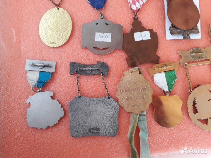 Значок на подвесе