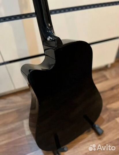 Гитара belucci. Металлические струны