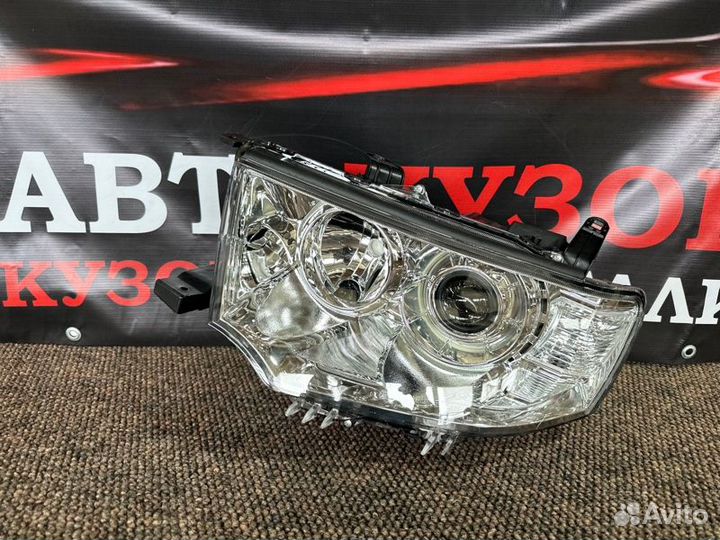 Фара левая Mitsubishi Pajero Sport 2008