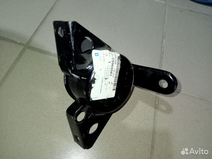 Опора кпп левая. Спарк М 300 Новое Оригинал