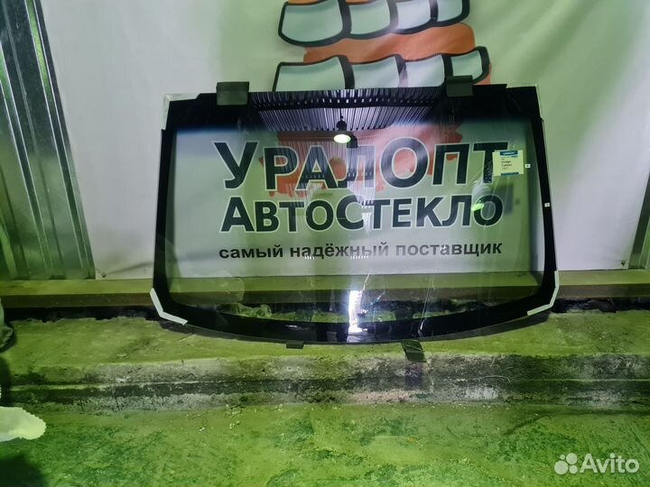 Лобовое стекло на Toyota Town-Ace (S-series)