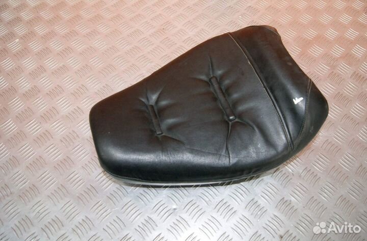 Сидение переднее Suzuki Intruder 400