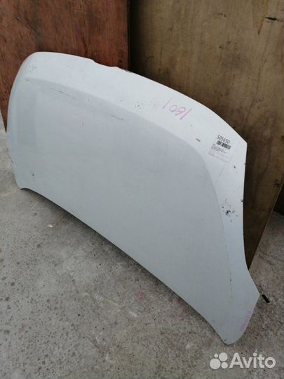 Капот Toyota Isis ANM10